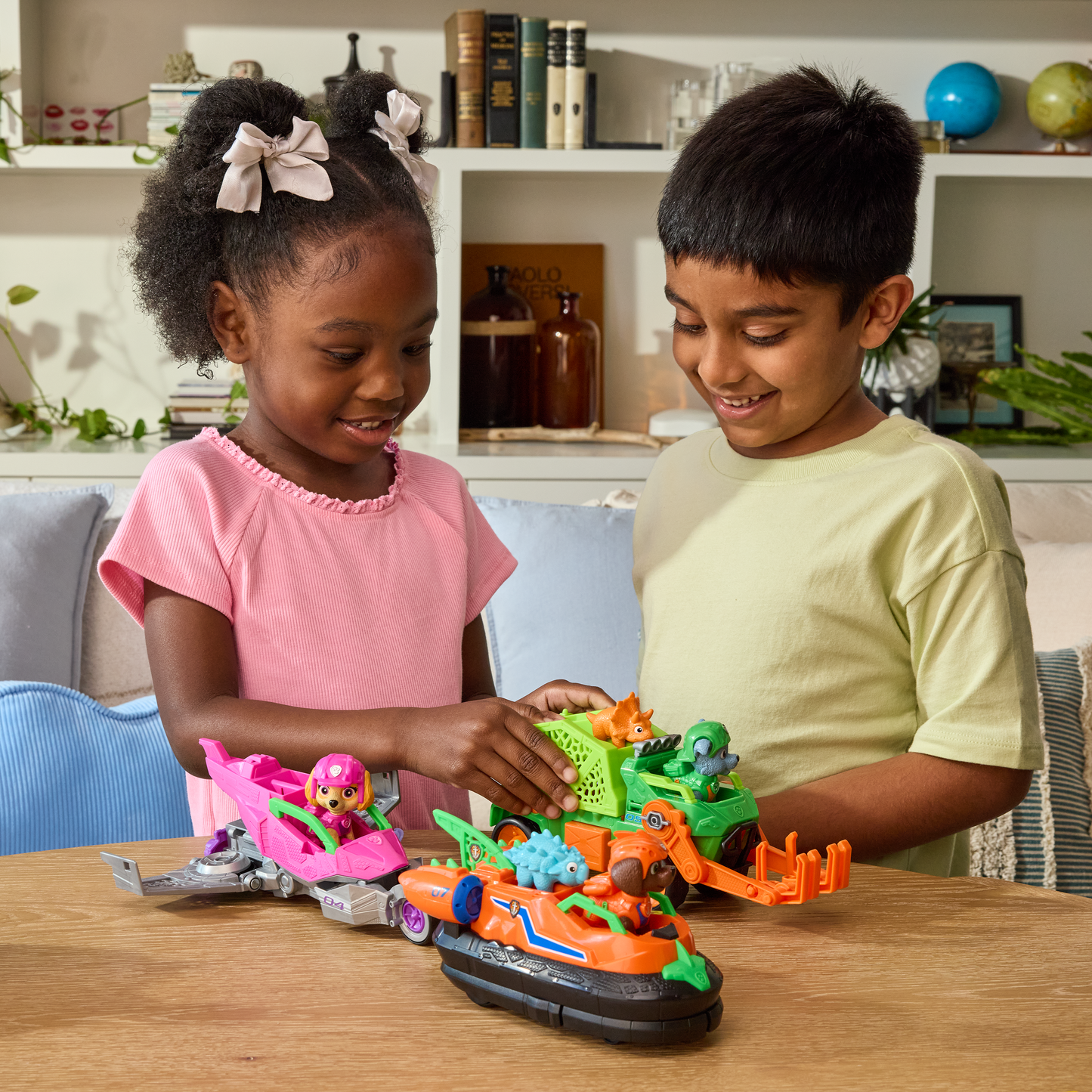 PAW Patrol: The Dino Movie, Chase Dino Rescue Cruiser with Figure