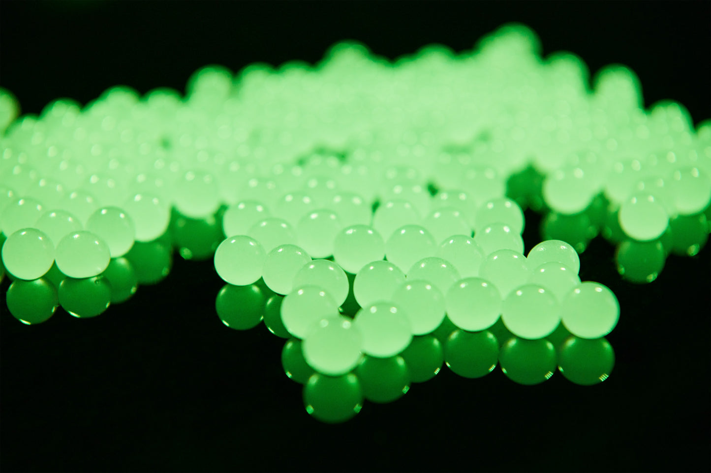 Orbeez Water Beads, The One and Only, Glow in the Dark Feature Pack with 1,200 Fully Grown Orbeez, Sensory Toy for Kids Ages 5 and up