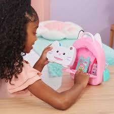Gabby's Dollhouse, Gabby Girl On-The-Go Travel Set, Pretend Play Travel Toys, Toy Passport, Toy Phone and Compass Charm, Kids Toys for Girls & Boys 3+