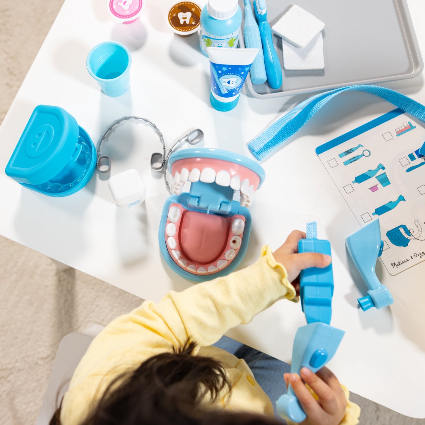 Melissa & Doug Dentist Kit for Kids | Super Smile Dental Play Set (25 Pieces, Ages 3–6)