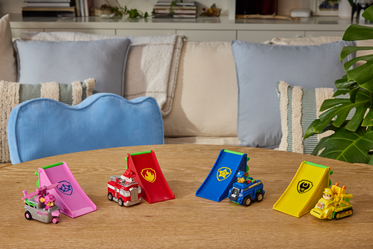 PAW Patrol: The Dino Movie, Dino Pup Squad Jump Flip Skye Racer with Ramp