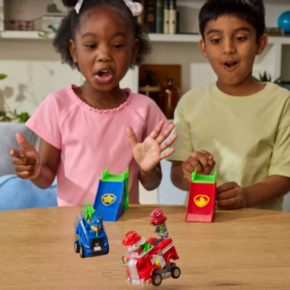 PAW Patrol: The Dino Movie, Dino Pup Squad Jump Flip Skye Racer with Ramp