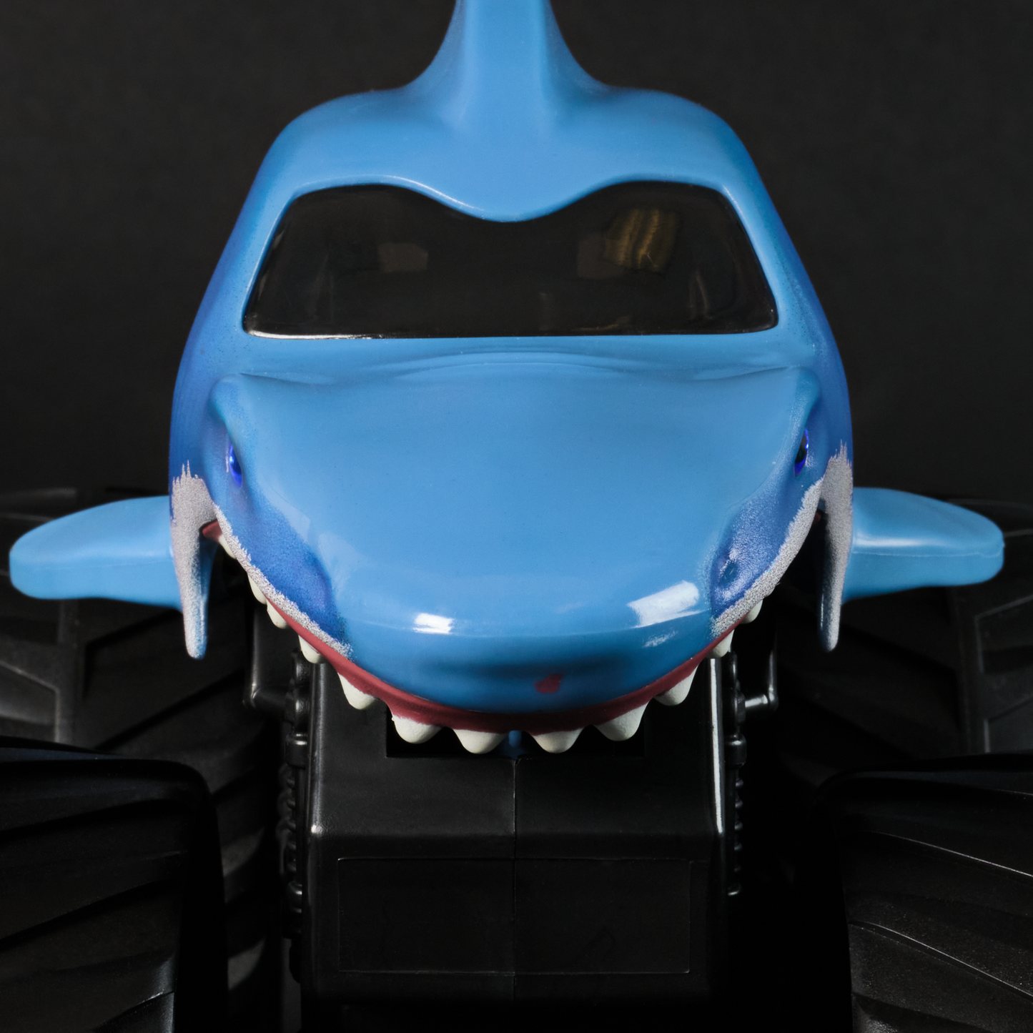 Monster Jam 1:24 Megalodon Lights & Sounds Truck – Official Monster Jam Toy