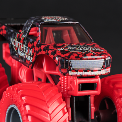 Monster Jam, Official Knightmare vs Norther Nightmare : Series 31 :: Die-Cast Monster Trucks, 1:64 Scale, Kids Toys for Boys Ages 3 and up
