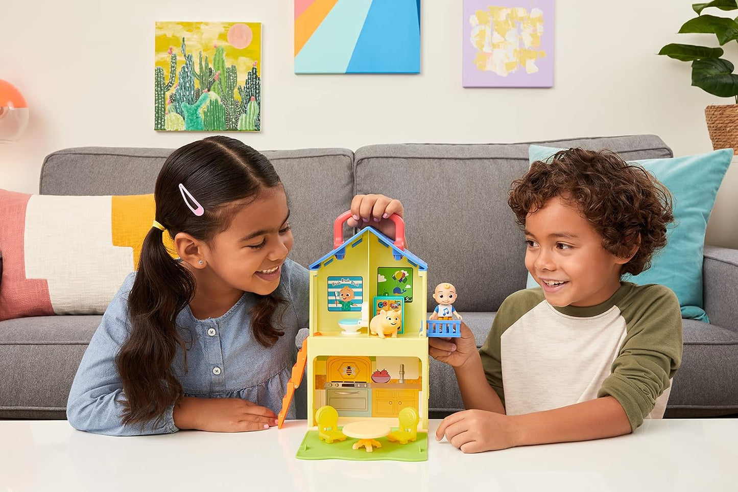 CoComelon Deluxe Pop n' Play House - Transforming Playset - Features JJ, JJ’s Dad, Bingo The Puppy, and Home Accessories – Toys for Kids, Toddlers, and Preschoolers
