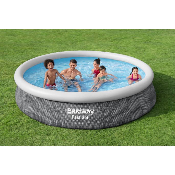 Bestway Fast Set 12’ X 30” Round Inflatable Pool Set