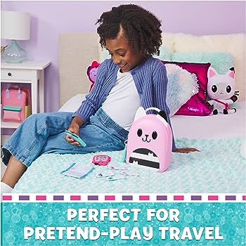 Gabby's Dollhouse, Gabby Girl On-The-Go Travel Set, Pretend Play Travel Toys, Toy Passport, Toy Phone and Compass Charm, Kids Toys for Girls & Boys 3+