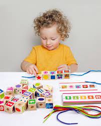 NAP Wooden Beading Number Puzzle – Juego Montessori de Enhebrado y Números de Madera